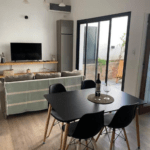 Gratuita balcon te invita disfrutar del