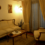 Animada avenida aristides villanueva brinda facil acceso