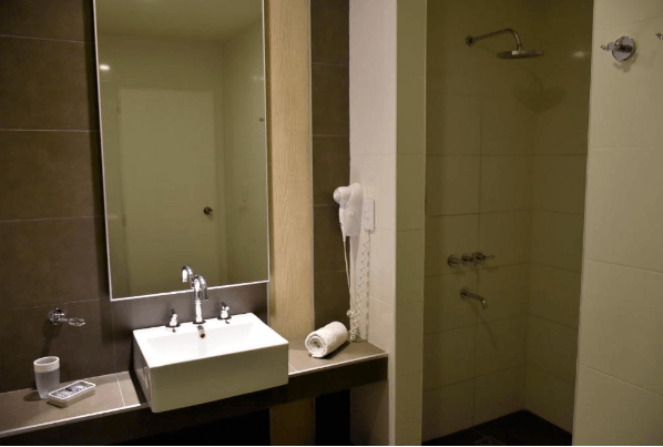 Punto De Partida Perfecto Para Explorar Mendoza A Hotel Abril