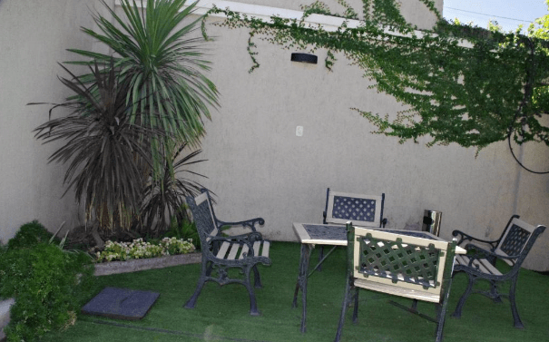 Una Agradable Barbacoa En El Jardin Este Establecimiento Aparthotel Terrabella