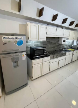 Amplio Espacio Patio Con Parrilla Estacionamiento Gratuito Wifi Alquiler 350 Avenida Peru