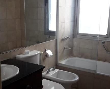 Bidet Y Banera Garantiza Una Experiencia Relajante Con Alquiler Departamento Plaza Italia Executive