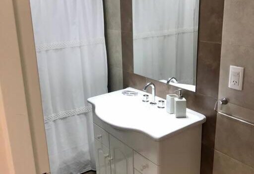 Con Una Sala De Estar Acogedora Con Tv Alquiler Departamento Dorrego En Ciudad De Mendoza Mendoza Argentina
