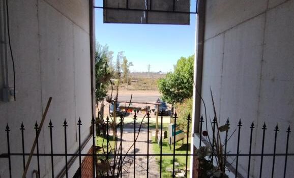 Con Vistas Jardin Sereno Tv De Pantalla Plana Alquiler Departamento Blanco