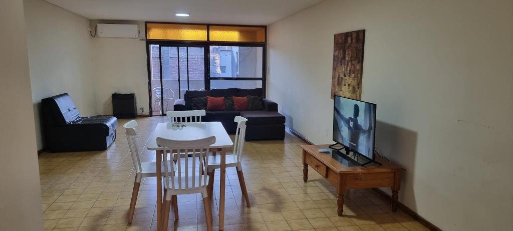 Conveniencia Ideal Para Parejas Familias O Aquellos Que Alquiler Departamento Pellegrini 641