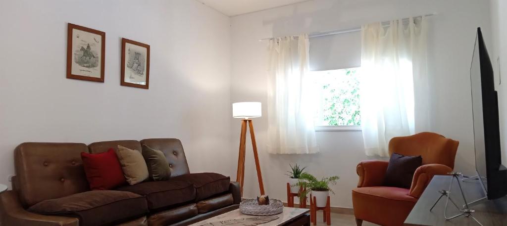 En Mendoza Con Una Ubicacion Privilegiada Atencion Personalizada Alquiler Departamento 97 Emilio Jofre