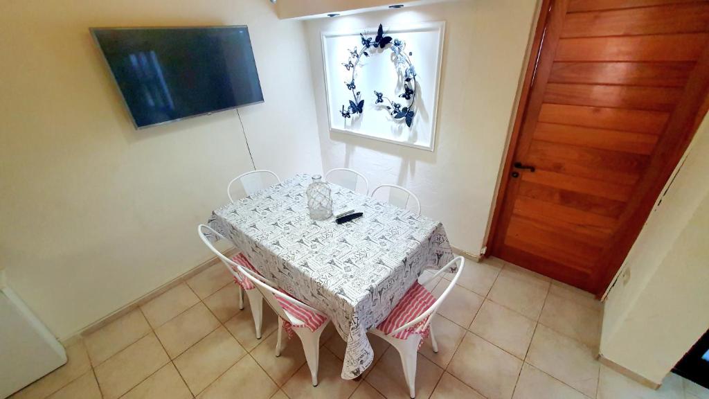 Excelente Ubicacion Wifi Gratuito Aire Acondicionado Atencion Personalizada Alquiler Departamento Roque Saenz Pena 381