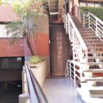 Familias que desean explorar ciudad o viajeros departamento