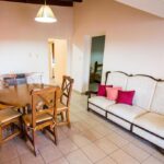 Casa dispone servicios como aire acondicionado casa