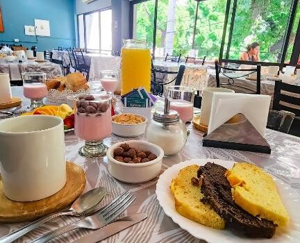 La Recepcion 24 Horas Y El Servicio De Hotel Essencial En Ciudad De Mendoza Mendoza Argentina