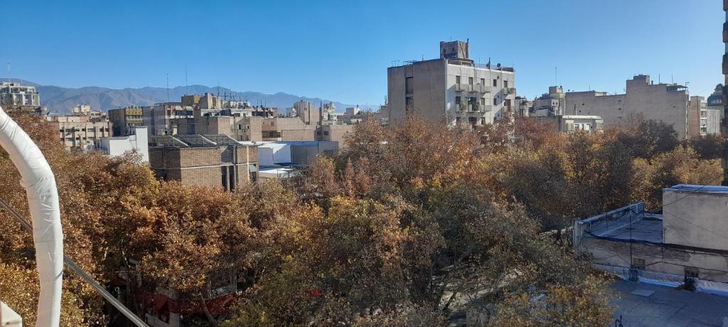 Metros Permitiendote Explorar Los Lugares Mas Emblematicos De Alquiler Departamento 25 Ln Alem En Ciudad De Mendoza Mendoza Argentina