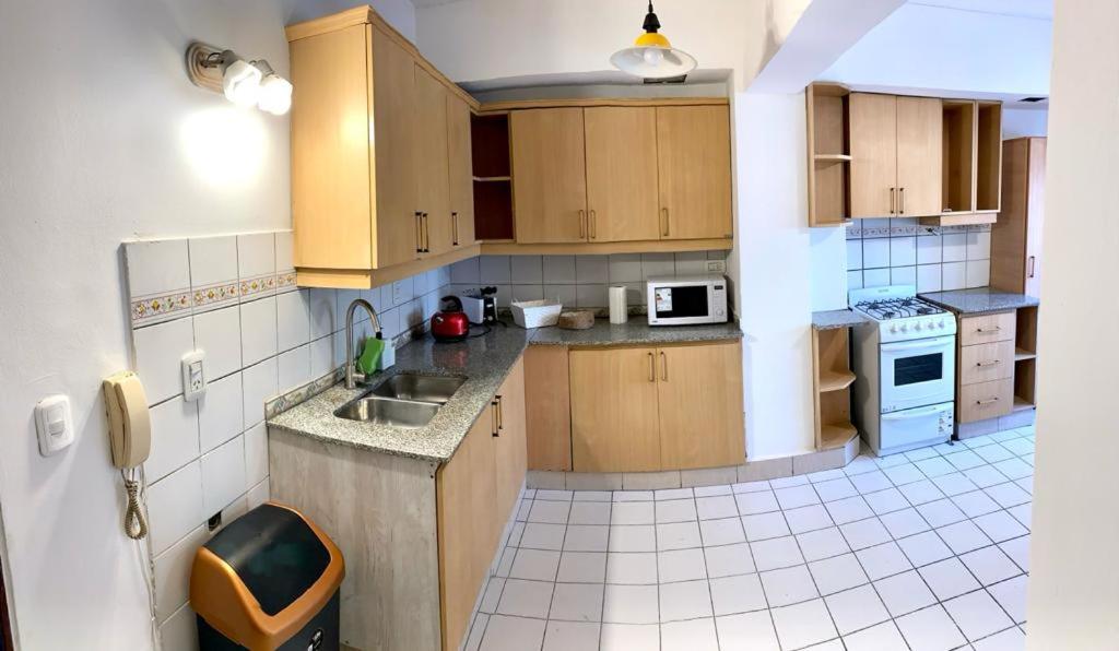 Ofrecen Un Refugio Acogedor Despues De Un Dia Alquiler Departamento Mza Edificio Antiguo En Ciudad De Mendoza Mendoza Argentina