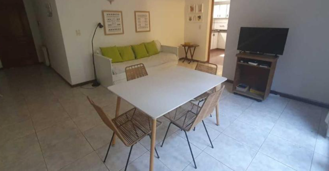 Pantalla Plana Y Servicios De Streaming Una Cocina Alquiler Departamento Huarpes En Ciudad De Mendoza Mendoza Argentina