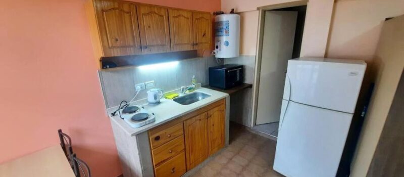 Pantalla Plana Y Una Cocina Equipada Con Horno Alquiler Departamento 223 Urquiza