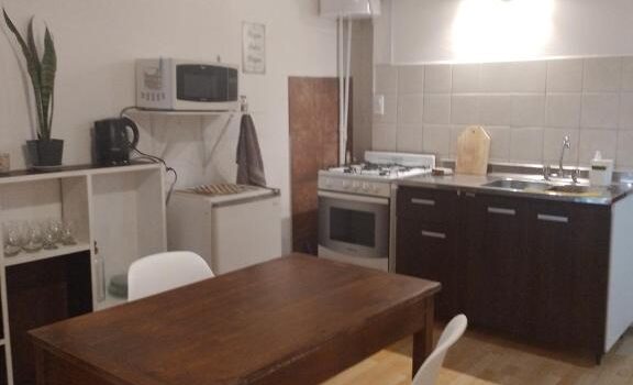 Pequenos Grupos La Cocina Esta Equipada Con Todo Alquiler Departamento 118 Garibaldi En Ciudad De Mendoza Mendoza Argentina