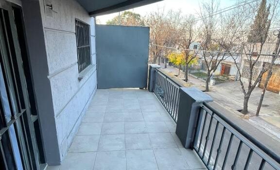 Plaza Independencia Se Encuentran A 7 Km Del Alquiler Departamento 1698 Italia En Ciudad De Mendoza Mendoza Argentina