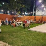 Restaurante que sirve deliciosos platos locales terraza argentina