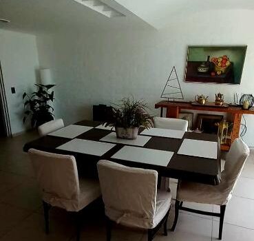 Una Estadia Memorable Desde La Amplia Sala De Alquiler Casa Aristides Lodge