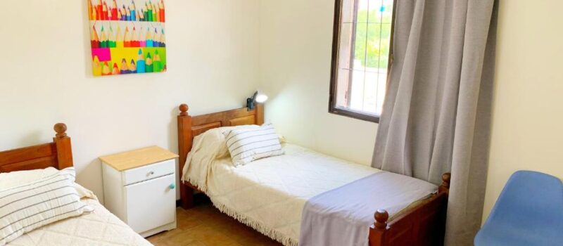 Ambiente Relajado Y Equipada Con Tv De Pantalla Alquiler Departamento Garibaldi Tres Uno