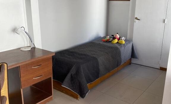 Con Una Decoracion Moderna Y Acogedora Esta Casa Alquiler Casa Holiday Home En Ciudad De Mendoza Mendoza Argentina