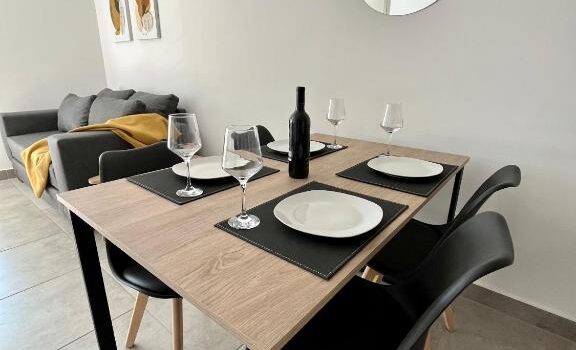 Disfruta De Servicios De Alta Calidad Durante Tu Alquiler Departamento 350 Aristobulo Del Valle En Zona Residencial