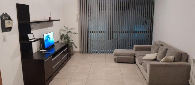 Mercados Cercanos La Sala De Estar Con Su Alquiler Departamento Fantastico En Paso De Los Andes 479