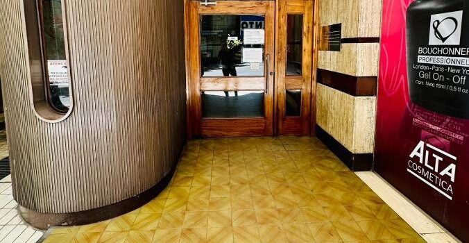 Salon Que Incluye Una Tv De Pantalla Plana Alquiler Departamento Catamarca 131 En Ciudad De Mendoza Mendoza Argentina