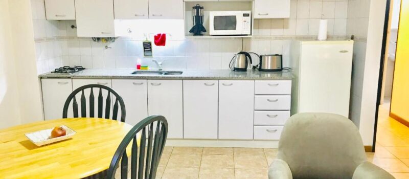 Y Bano Privado La Anfitriona Milagros Se Esfuerza Alquiler Departamento Regency Bombal En Ciudad De Mendoza Mendoza Argentina