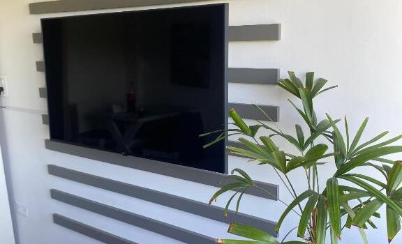 Y La Cocina Completa Con Horno Y Microondas Alquiler Departamento G3 Inn En Ciudad De Mendoza Mendoza Argentina