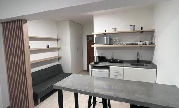 Y La Cocina Totalmente Equipada Anaden Un Toque Alquiler Departamento Mitre 660 En Ciudad De Mendoza Mendoza Argentina
